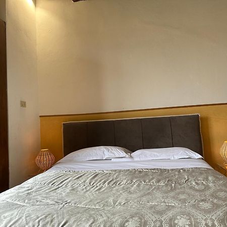 Apartamento Ponte Vecchio Tower Florencia Exterior foto